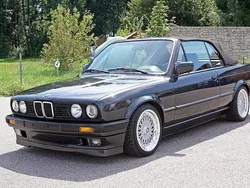 Schwarz Gebraucht 1991 BMW 325 Cabriolet Shadowline Cabrio | 29.999 €