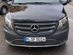 Schwarz Gebraucht 2021 Mercedes Vito Van / Kleinbus | 28.000 € (Fairer Preis)