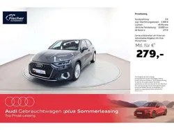 Grau Gebraucht 2024 Audi A3 Sportback Advanced Limousine | 31.740 € (Superpreis)