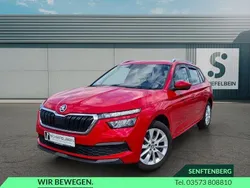 Velvet rot metallic Gebraucht 2020 Skoda Kamiq Style SUV | 16.980 € (Fairer Preis)