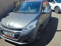Grau Gebraucht 2015 Peugeot 208 GTi Kleinwagen | 9.900 € (Guter Preis)