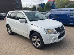 Weiß Gebraucht 2009 Suzuki Grand Vitara SUV | 2.899 € (Fairer Preis)