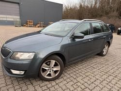 Grau Gebraucht 2014 Skoda Octavia Elegance Kombi | 4.900 € (Superpreis)