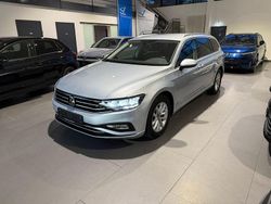 Gelb Gebraucht 2023 VW Passat Business Limousine | 23.999 € (Guter Preis)