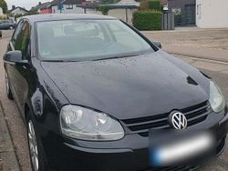 Schwarz Gebraucht 2004 VW Golf V Sport Kleinwagen | 3.200 € (Etwas zu teuer)