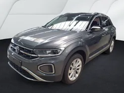 Grau Gebraucht 2024 VW T-Roc Style SUV | 30.900 € (Fairer Preis)
