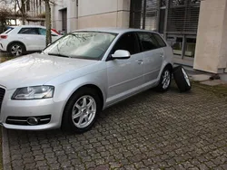 Eissilber metallic (metallic) Gebraucht 2012 Audi A3 Sportback Ambition Kombi | 8.700 € (Fairer Preis)