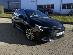 Braun Gebraucht 2023 Toyota Corolla Hybrid Team Kombi | 30.500 € (Etwas zu teuer)