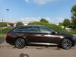 Braun Gebraucht 2021 Skoda Superb LAURIN & KLEMENT Kombi | 15.990 € (Etwas zu teuer)