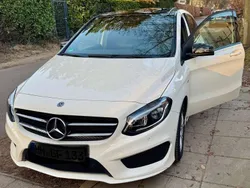 Weiß Gebraucht 2017 Mercedes B200 AMG line Van / Kleinbus | 17.900 € (Fairer Preis)