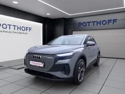 Grau Gebraucht 2022 Audi Q4 e-tron Comfort SUV | 29.750 € (Superpreis)