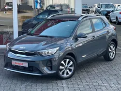 Grau Gebraucht 2022 Kia Stonic Vision SUV | 17.880 € (Fairer Preis)