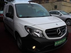 Weiß Gebraucht 2021 Mercedes Citan 111 Van / Kleinbus | 9.479 € (Guter Preis)