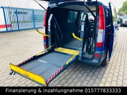 Blau Gebraucht 2010 Mercedes Vito Van / Kleinbus | 8.900 € (Fairer Preis)
