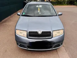 Silber Gebraucht 2006 Skoda Fabia Kombi | 2.600 € (Teuer)