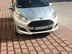 Grau Gebraucht 2015 Ford Fiesta Titanium Kleinwagen | 9.600 € (Fairer Preis)
