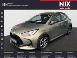 Manganbronze metallic Gebraucht 2022 Toyota Yaris Hybrid Basis Limousine | 19.390 € (Fairer Preis)
