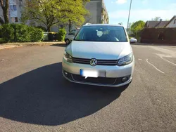 Grau Gebraucht 2010 VW Touran Van / Kleinbus | 7.100 € (Fairer Preis)