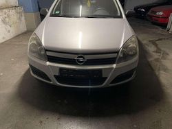 Silber Gebraucht 2004 Opel Astra Cosmo Limousine | 1.850 € (Fairer Preis)