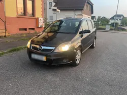 Schwarz Gebraucht 2004 Opel Zafira Van / Kleinbus | 1.750 €