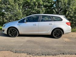 Silber Gebraucht 2014 Opel Astra Kombi | 2.900 € (Guter Preis)
