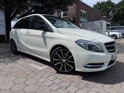 Weiß Gebraucht 2014 Mercedes B180 Sport Van / Kleinbus | 11.850 € (Guter Preis)