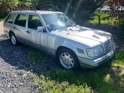 Silber Gebraucht 1994 Mercedes E250 Kombi | 10.900 €