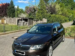 Braun Gebraucht 2014 Skoda Superb Kombi | 11.750 € (Fairer Preis)