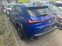 Blau Gebraucht 2023 Lexus UX 250h Sport Line SUV | 19.900 €