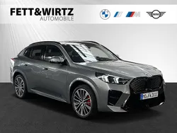 Skyscraper grau metallic Gebraucht 2024 BMW iX2 M Sport SUV | 56.990 € (Teuer)