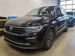 Schwarz Gebraucht 2023 VW Tiguan Life SUV | 22.740 € (Guter Preis)