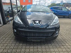 Schwarz Gebraucht 2010 Peugeot 207 CC Roland Garros Cabrio | 5.500 € (Fairer Preis)