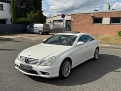 Weiß Gebraucht 2005 Mercedes CLS500 AMG Limousine | 14.990 € (Fairer Preis)