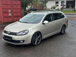 Moon rock silver metallic Gebraucht 2013 VW Golf VI Highline Kombi | 7.890 € (Etwas zu teuer)