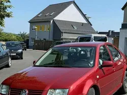 Rot Gebraucht 2000 VW Bora Limousine | 1.600 € (Etwas zu teuer)