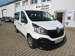 Weiß Gebraucht 2018 Renault Trafic Expression Van | 17.700 € (Teuer)