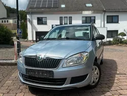 Blau Gebraucht 2011 Skoda Fabia Kombi | 2.400 €