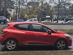 Rot Gebraucht 2016 Renault Clio IV Kleinwagen | 12.200 € (Etwas zu teuer)