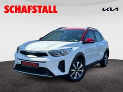 Weiss ((rud) schneeweiss / rot) Gebraucht 2023 Kia Stonic Vision SUV | 15.979 € (Guter Preis)