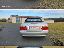 Silber Gebraucht 2002 Mercedes CLK230 Cabrio | 9.800 €