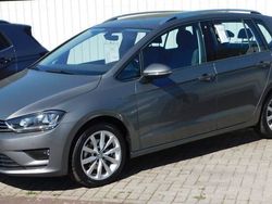 Grau Gebraucht 2017 VW Golf Sportsvan Van / Kleinbus | 18.970 € (Etwas zu teuer)