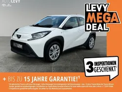 Weiß Gebraucht 2022 Toyota Aygo Business Edition Kleinwagen | 13.888 € (Fairer Preis)