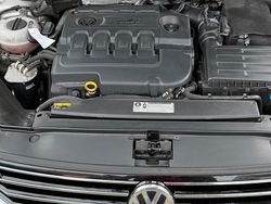 Grau Gebraucht 2017 VW Passat Highline Kombi | 15.000 € (Guter Preis)