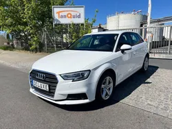 Weiß Gebraucht 2019 Audi A3 Sportback Comfort Kleinwagen | 12.400 € (Superpreis)