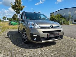 Grau Gebraucht 2016 Citroën Berlingo Van / Kleinbus | 10.990 € (Teuer)