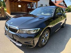 Schwarz Gebraucht 2022 BMW 320e Sport Line Kombi | 23.900 € (Guter Preis)