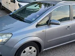 Silber Gebraucht 2006 Opel Zafira Edition Van / Kleinbus | 1.000 € (Superpreis)