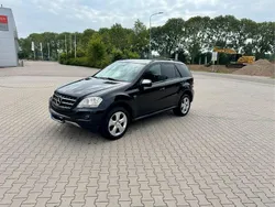 Schwarz Gebraucht 2010 Mercedes ML300 SUV | 13.999 € (Teuer)