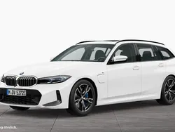 Weiß Gebraucht 2024 BMW 330e M Sport Kombi | 50.990 € (Teuer)