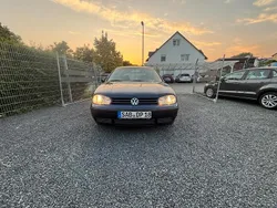 Blau Gebraucht 2000 VW Golf IV Kleinwagen | 2.400 € (Etwas zu teuer)